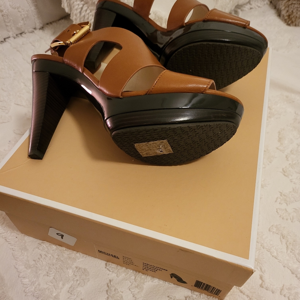 Camel size 9 Michael Kors platform heeled sandal
